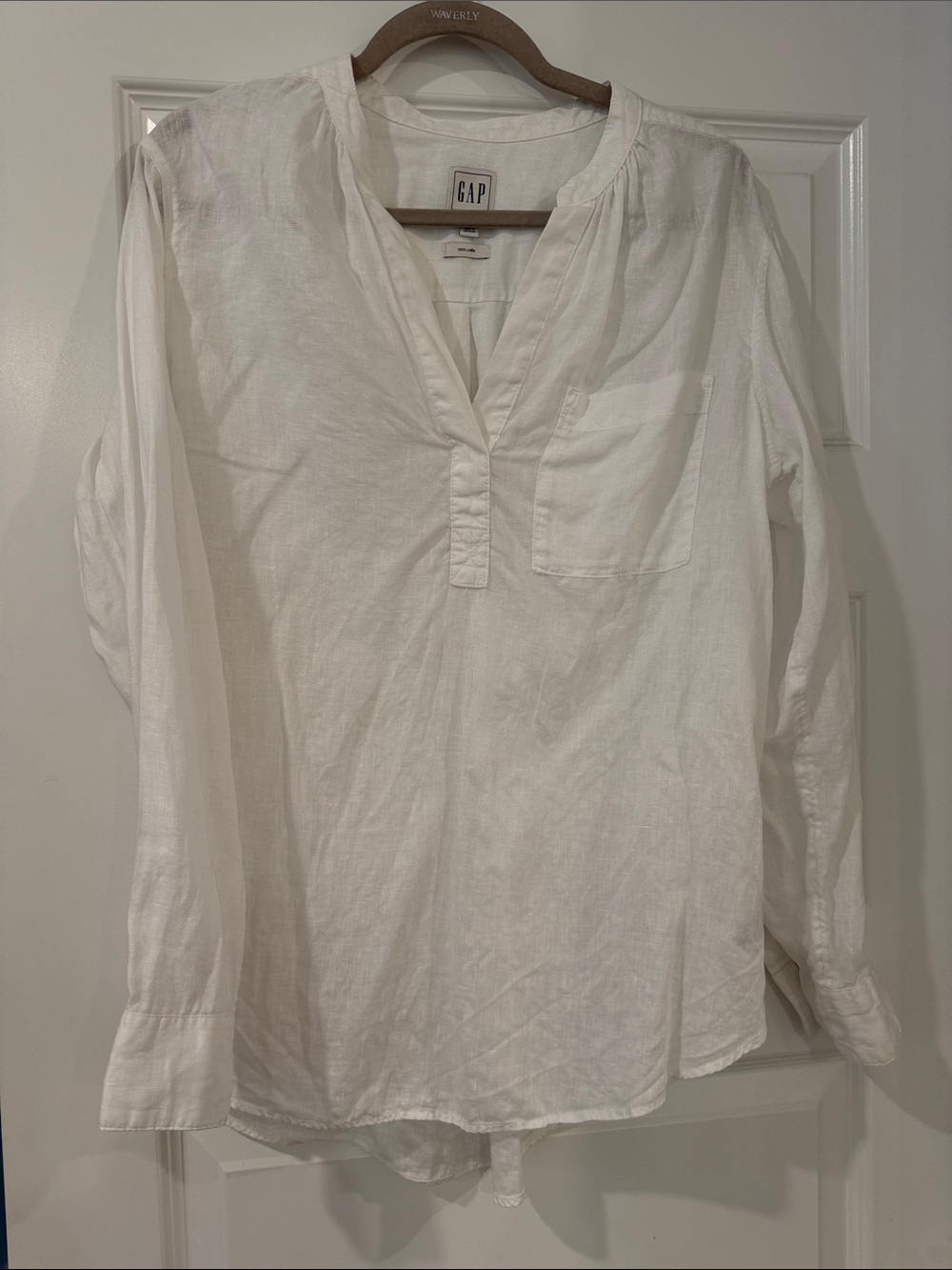 GAP White Long-Sleeve V-Neck Linen Tunic with Chest Pocket